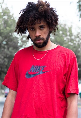 VINTAGE 90'S NIKE T SHIRT IN RED AND NAVY