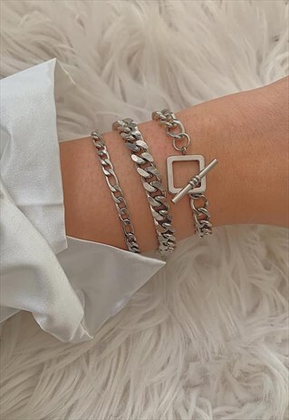 DEMETRIUS. SILVER T-BAR TOGGLE CHAIN BRACELET