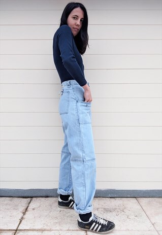 LEVI'S HIGH WAISTED MOM JEANS