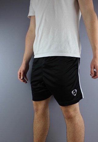 VINTAGE NIKE SHORTS IN BLACK WITH POCKETS AND EMBROIDERED LO