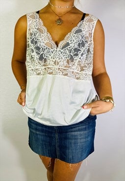 Vintage Size L Y2K Floral Lace Top In White