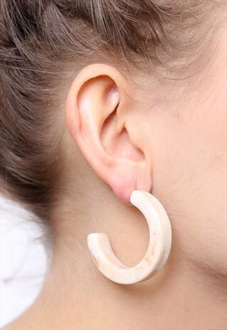 BEIGE ACRYLIC RESIN PLASTIC CHUNKY HOOP EARRINGS