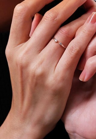 FINE ROUND STERLING SILVER RING