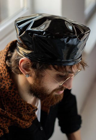 LATEX BERET HAT IN BLACK
