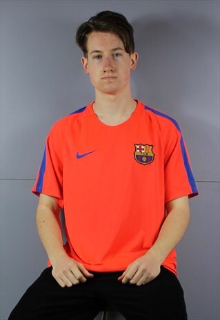 VINTAGE NIKE FC BARCELONA TRAINING FOOTBALL SHIRT IN PINK OR