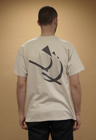 SOFT COTTON SAND T-SHIRT WITH 90S GEOMETRIC PATTERN GRAPHIC