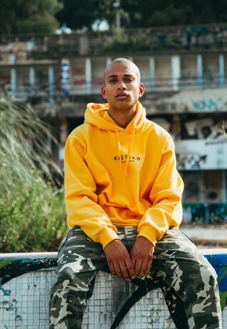 BASIC YELLOW KAOTIKO HOODED SWEATSHIRT