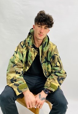 Vintage Size L Camouflage Waterproof Coat In Green