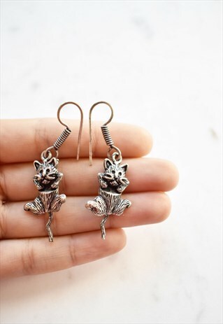 NICKLE FREE SILVER METAL KITTEN EARRINGS WITH MOVABLE TAIL