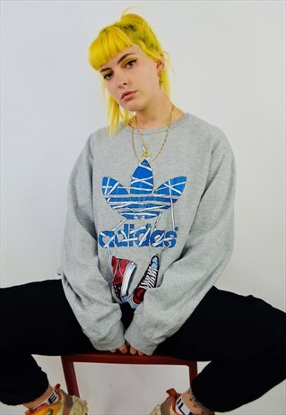 VINTAGE ADIDAS TREFOIL SNEAKERS GRAPHIC SWEATSHIRT