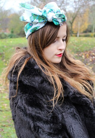 VINTAGE 90S BUTTERFLY SCARF - ONE SIZE - HEAD SCARF