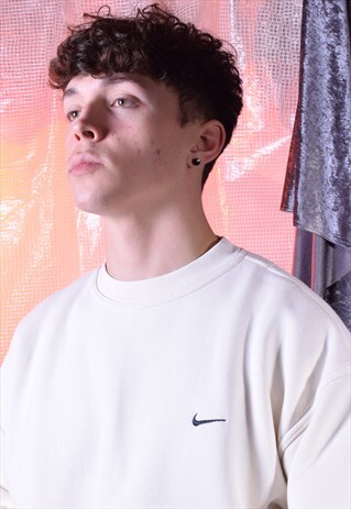 VINTAGE NIKE CREAM SWEATSHIRT