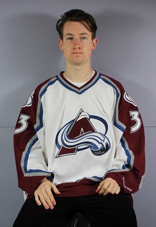 VINTAGE CCM COLORADO AVALANCHE HOCKEY JERSEY IN WHITE AND BU