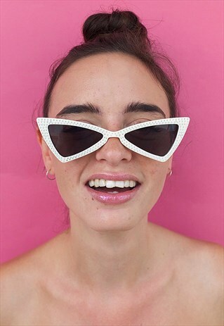 ANGULAR FRAMED WHITE SUNGLASSES
