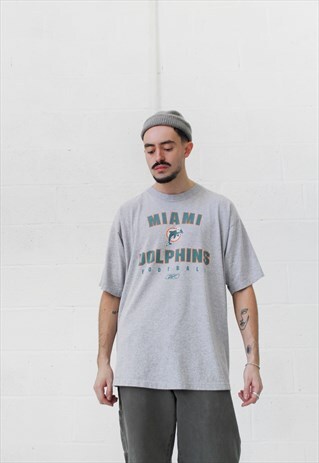 VINTAGE REEBOK NFL T-SHIRT