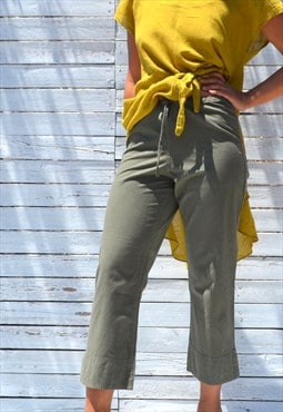 Olive green organic cotton 3/4 crop pants.