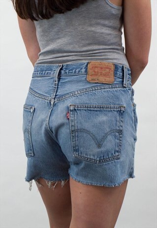VINTAGE LEVIS MID BLUE DENIM SHORTS