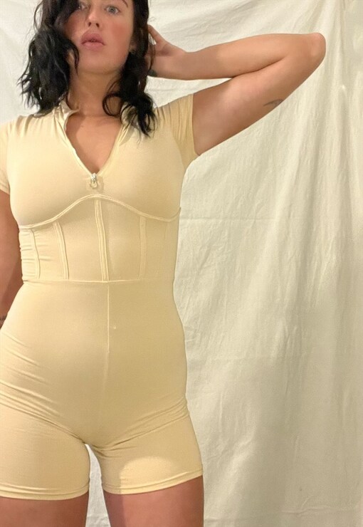 garment image