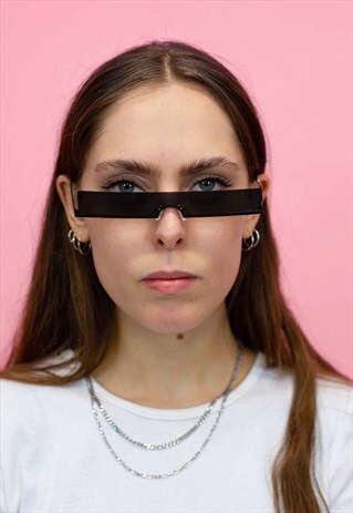 MINI FUTURISTIC VISOR SUNGLASSES IN BLACK