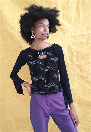 BLACK FLARED SLEEVE TOP