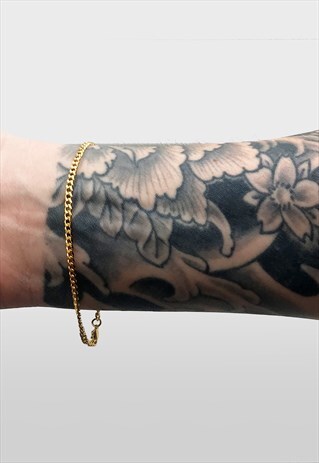 STAINLESS STEEL SLIM CURB LINK BRACELET - GOLD