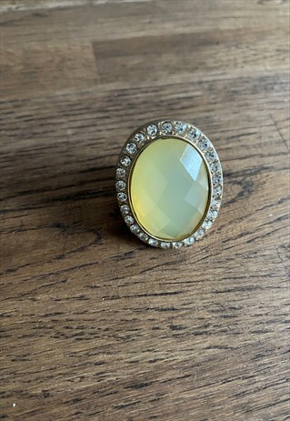 80'S VINTAGE LADIES COCKTAIL RING LARGE YELLOW STONE