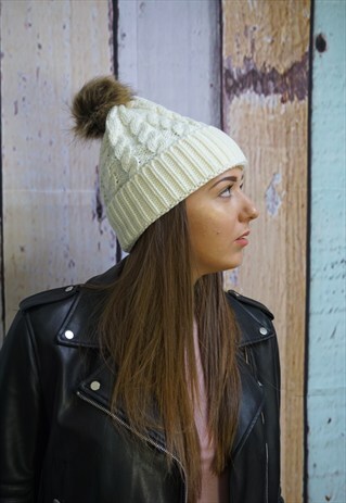 STUNNING CREAM CHUNKY WINTER HAT WITH FAUX FUR BALLS