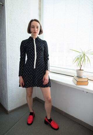 VINTAGE 70'S BLACK STAR PRINT MINI LONG SLEEVED DRESS