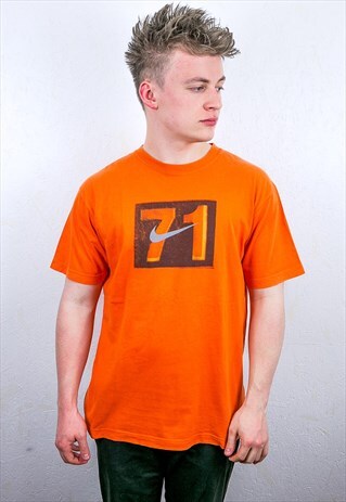 VINTAGE NIKE T-SHIRT