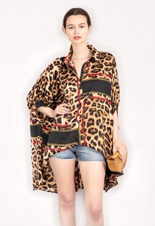 Oversized Shirt in Leopard and Chain Print