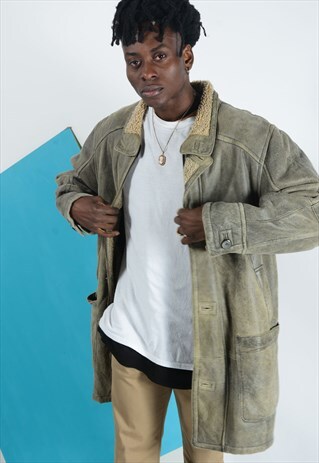 VINTAGE SUEDE COAT WITH FLEECE LINING.