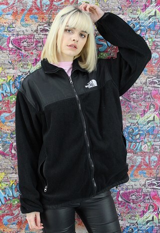 THE NORTH FACE VINTAGE FLEECE JACKET. UNISEX FESTIVAL WEAR.