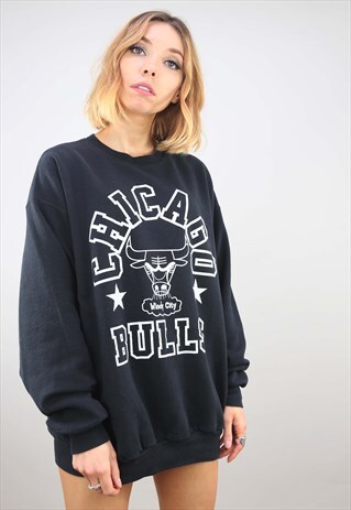 VINTAGE OVERSIZED CHICAGO BULLS SWEATSHIRT