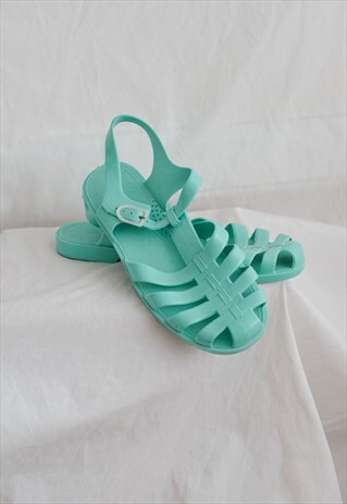 VINTAGE 90S BEACH JELLY SANDALS IN ELECTRIC GREEN