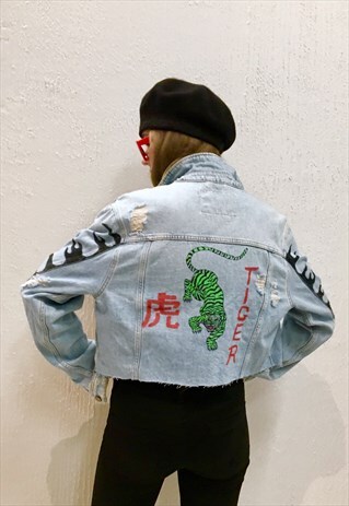 OVERSIZED DENIM JACKET IN BLUE WITH HANDPAINTED TIGER
