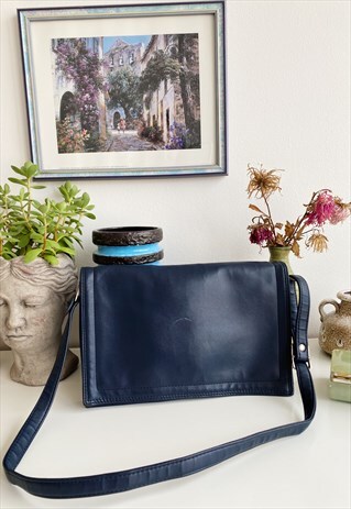 VINTAGE 80S FAUX LEATHER BOHEME PARISIAN BAG NAVY BLUE