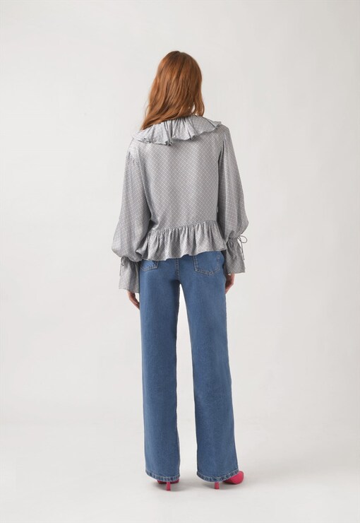 garment image