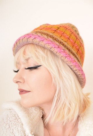 VINTAGE KNITTED WOOL BEANIE HAT IN ORANGE