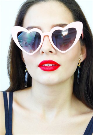 PINK BLACK LENS OVERSIZED HEART SUNGLASSES