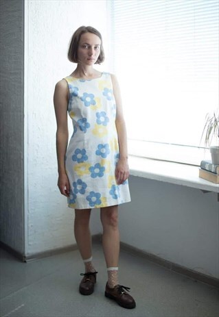 VINTAGE70S WHITE FLOWER PRINTED SLEEVELESS DRESS