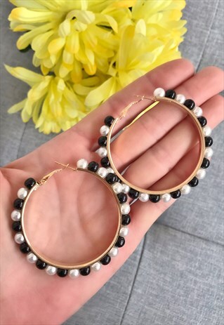 BLACK & WHITE BEADED HOOP EARRINGS
