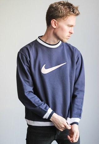 VINTAGE NIKE SWEATSHIRT