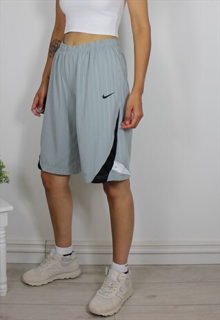 VINTAGE NIKE SHORTS W EMBROIDERED TICK LOGO