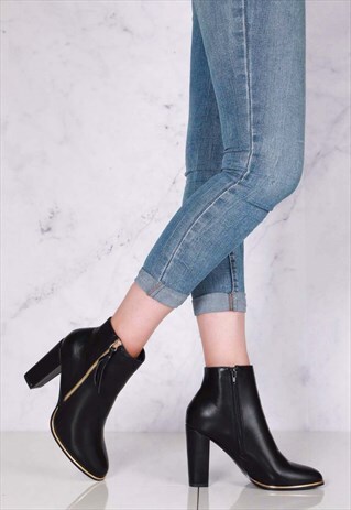 BLOCKHEEL ZIP DETAIL ANKLEBOOT IN BLACK MATT