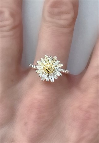 SILVER DAISY RING