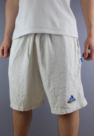VINTAGE ADIDAS SHORTS IN OFF WHITE WITH POCKETS AND EMBROIDE