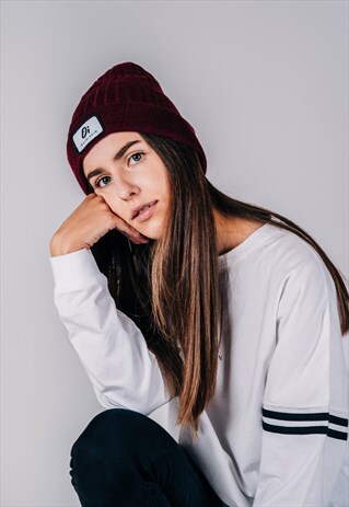 OUTSIDEIN BURGUNDY BEANIE