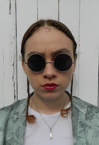 BLACK LENS ROUND SUNGLASSES