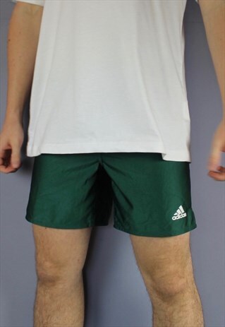 VINTAGE ADIDAS SHORTS IN GREEN WITH PRINTED LOGO AND DRAWSTR