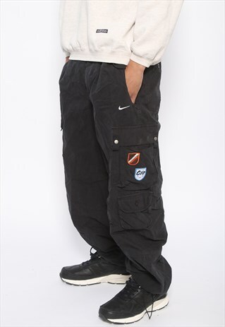 VINTAGE NIKE CARGO TROUSERS BLACK